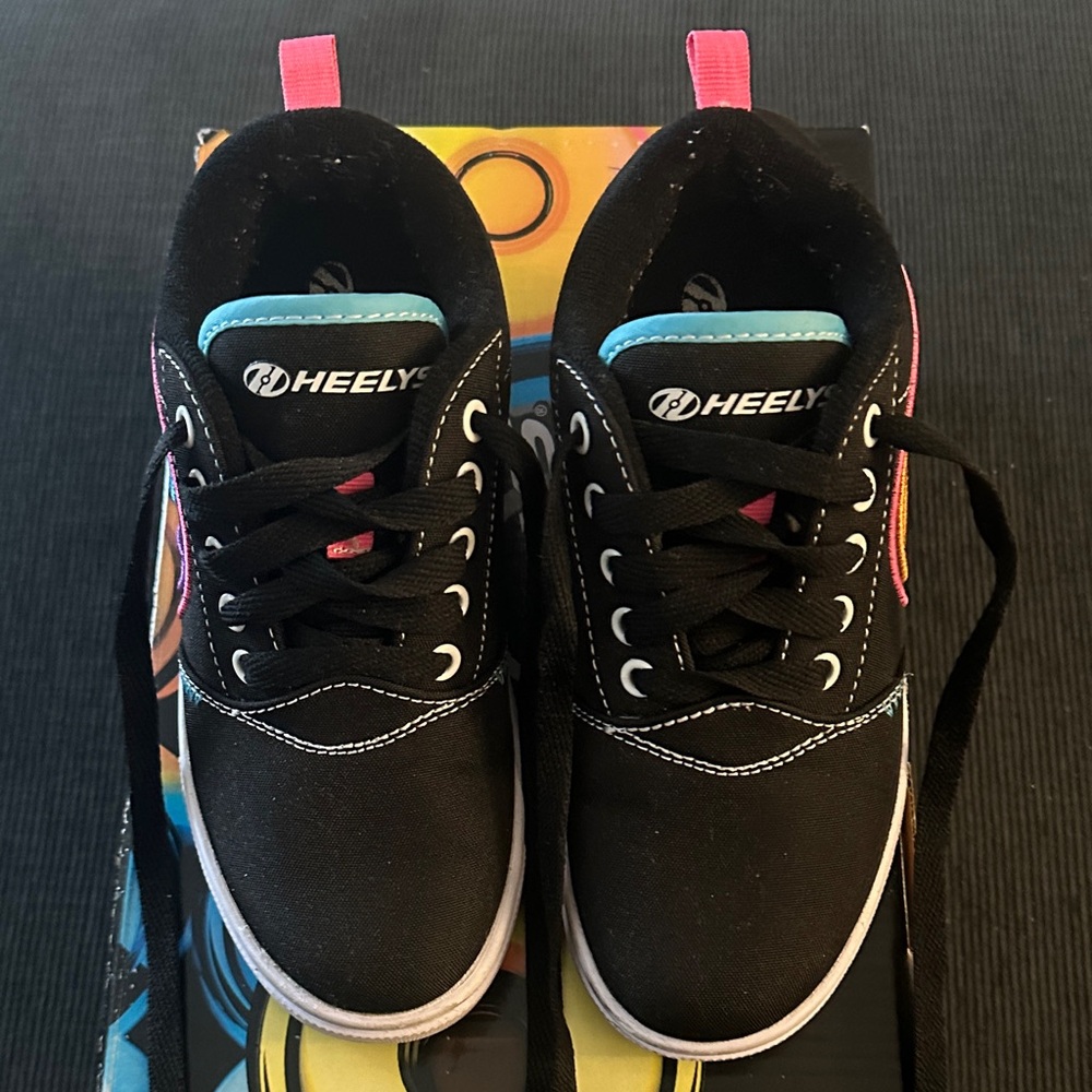 Heelys Black Sneakers with Pink Highlights